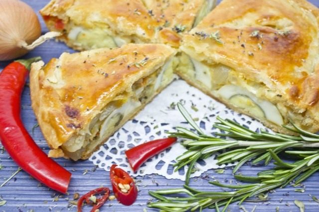 Пирог с луком и яйцом – классика Прованса