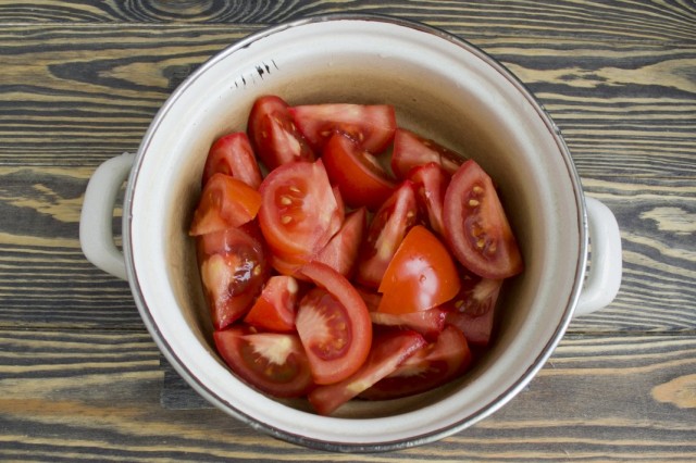 Тушим помидоры