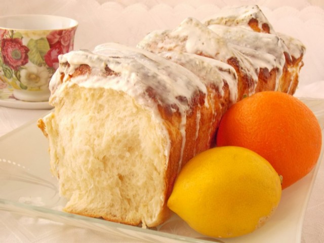 Цитрусовый хлеб со сливочно-лимонной глазурью 