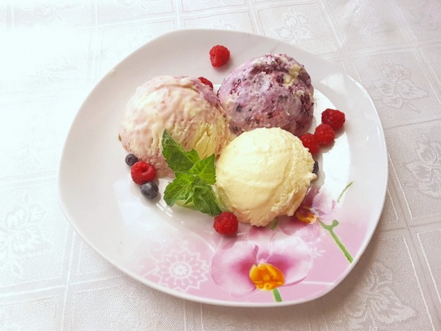 Домашнее мороженое сливочно-фруктовый пломбир