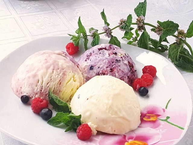 Домашнее мороженное сливочно-фруктовый пломбир