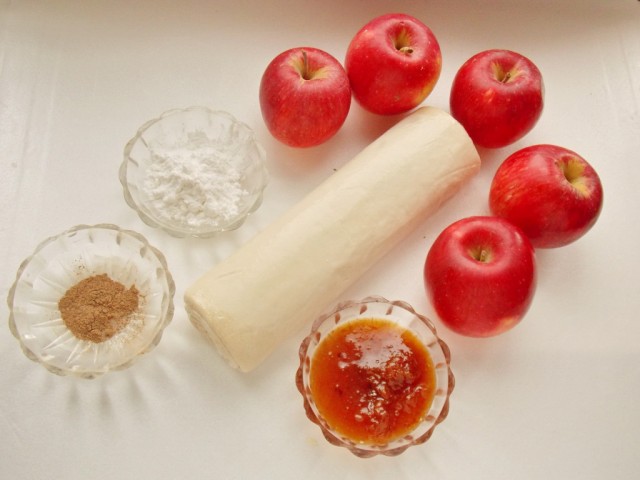 Ингредиенты для приготовления яблочных розочек