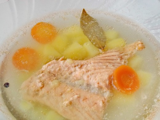 Рыбный суп. Уха из лосося.